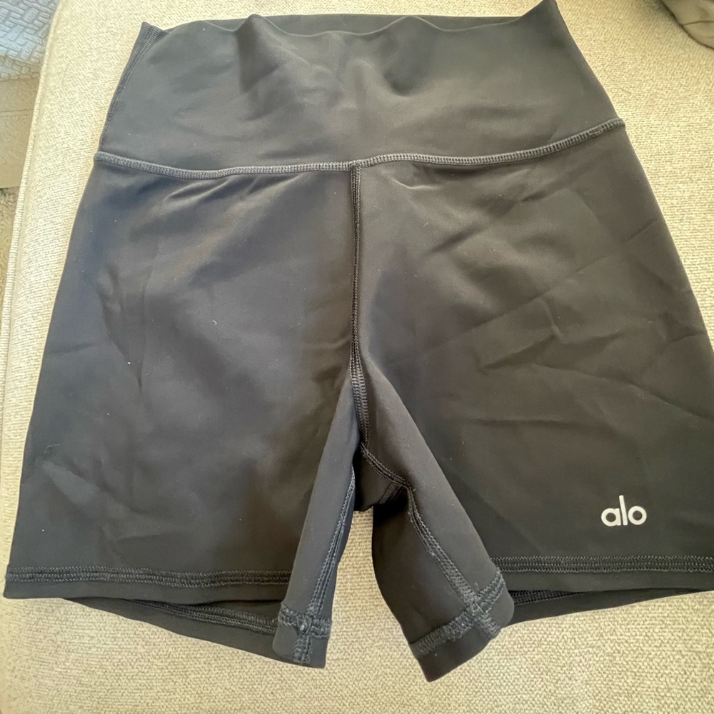 ALO Yoga Women's Black Bike Shorts
